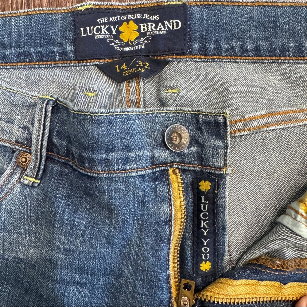 Lucky Brand Women’s Sweet ‘n Straight Blue Jean Light Wash Size 14/32 - Picture 4 of 5